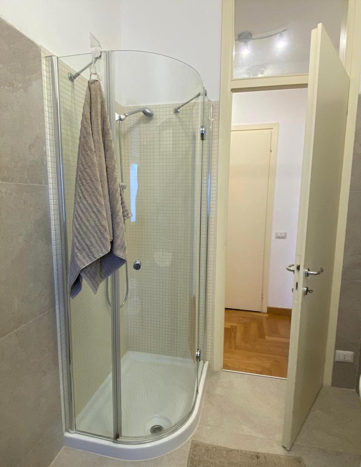 The Little Duck - Modern Apartment With Balcony Como Luaran gambar
