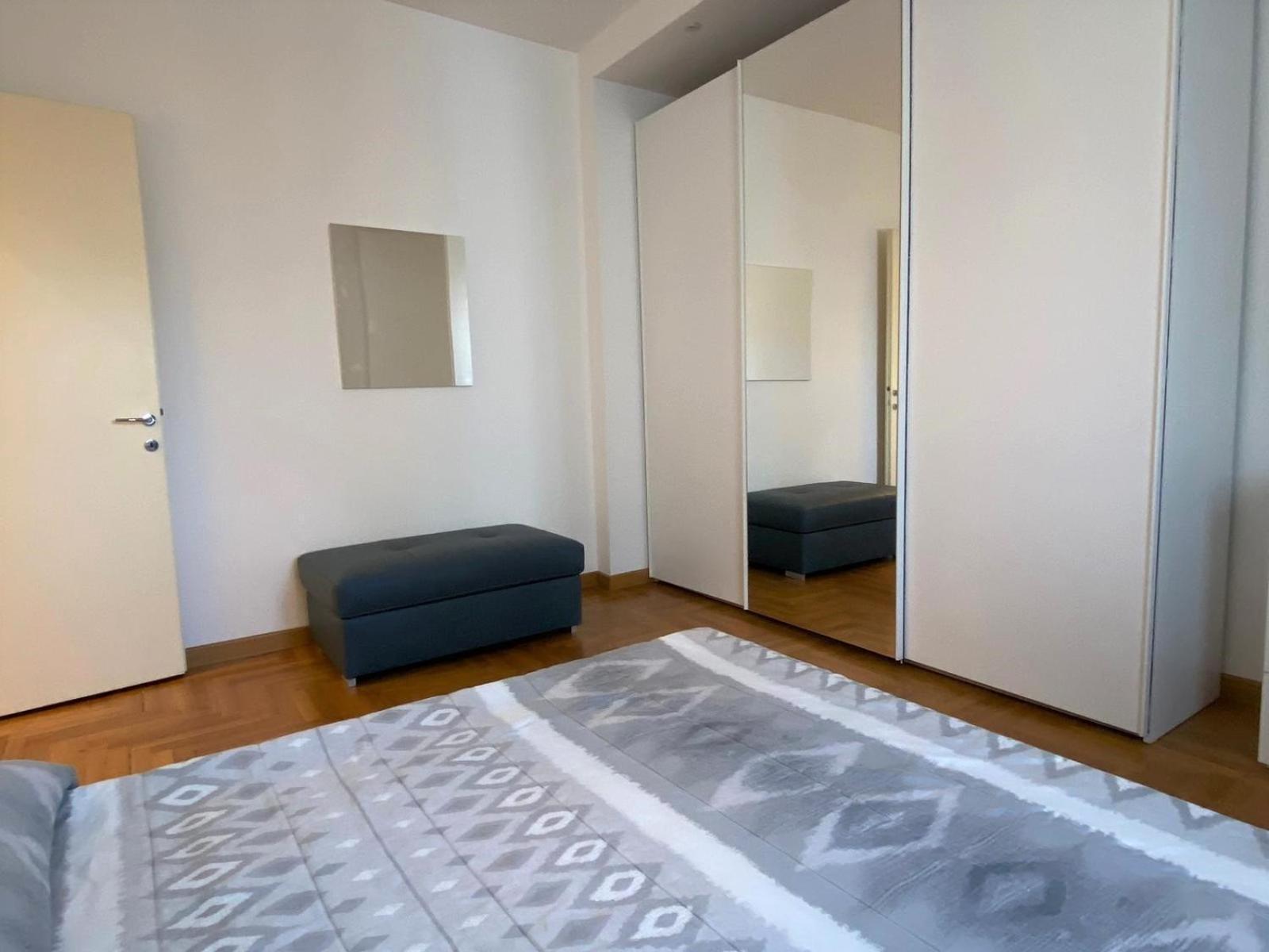 The Little Duck - Modern Apartment With Balcony Como Luaran gambar